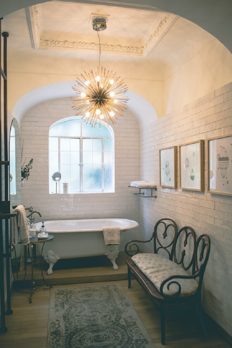 Chandeliers for your bathroom