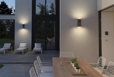 Outdoor wall up and downlights