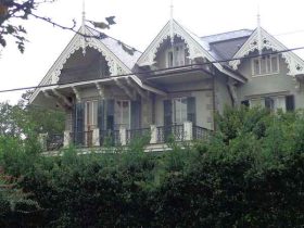 Sandra Bullock's Garden District New Orleans house